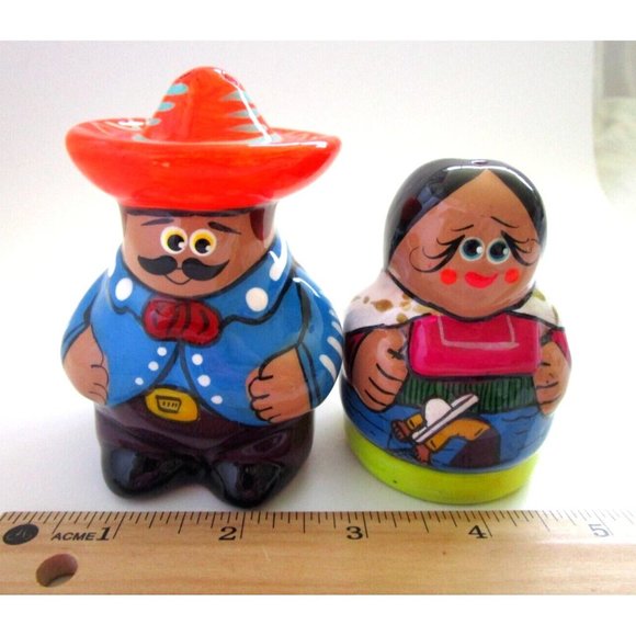 Mexican Hand Painted Talavera Pottery - Salt and Pepper Shakers Folk Couple - Picture 10 of 12